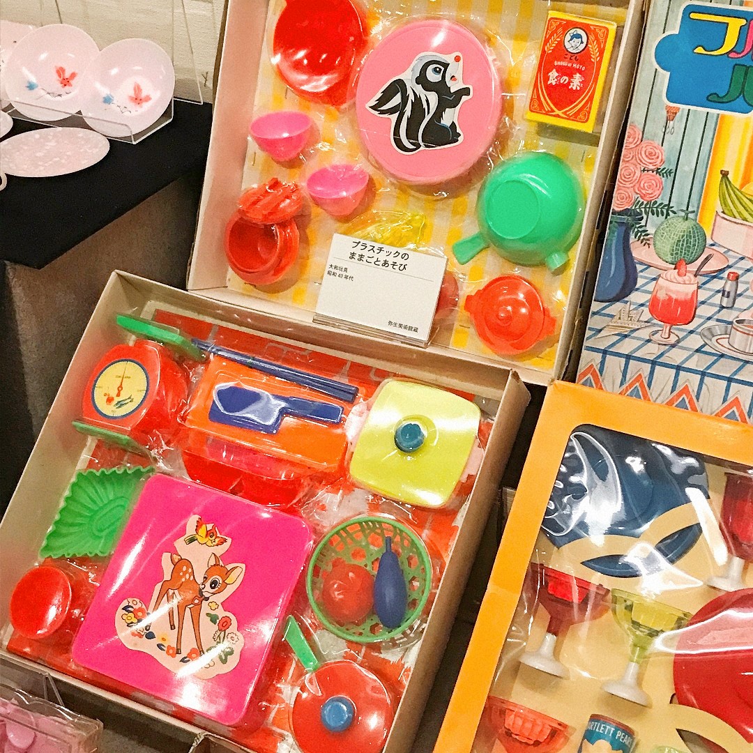 プラスチックのままごと遊びセット